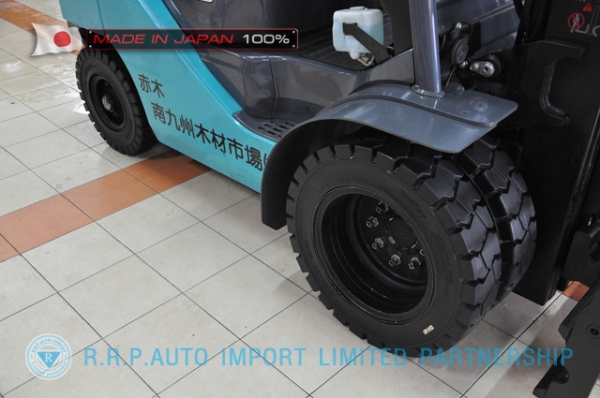 ขายรถโฟล์คลิฟท์มือสอง TOYOTA รุ่น 8FD325-33341 นำเข้าจากประเทศญี่ปุ่น 100\% ไม่เคยใช้งานในไทย