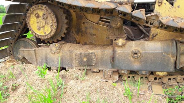 ขาย แทรคเตอร์ CAT D4H เครื่องฟิตใหม่ แต่เทอร์โบเสีย ช่วงล่างดี ขายตามสภาพ เอกสารใบซื้อขาย