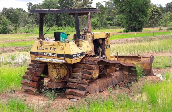 ขาย แทรคเตอร์ CAT D4H เครื่องฟิตใหม่ แต่เทอร์โบเสีย ช่วงล่างดี ขายตามสภาพ เอกสารใบซื้อขาย