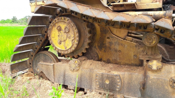 ขาย แทรคเตอร์ CAT D4H เครื่องฟิตใหม่ แต่เทอร์โบเสีย ช่วงล่างดี ขายตามสภาพ เอกสารใบซื้อขาย