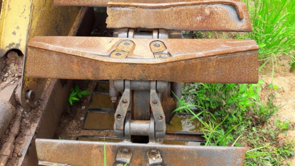 ขาย แทรคเตอร์ CAT D4H เครื่องฟิตใหม่ แต่เทอร์โบเสีย ช่วงล่างดี ขายตามสภาพ เอกสารใบซื้อขาย