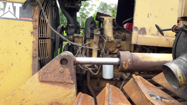 ขาย แทรคเตอร์ CAT D4H เครื่องฟิตใหม่ แต่เทอร์โบเสีย ช่วงล่างดี ขายตามสภาพ เอกสารใบซื้อขาย