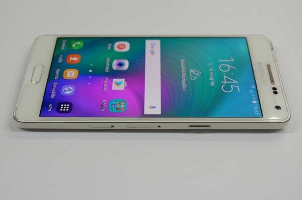 Samsung Galaxy A5 (SM-A500F) สีขาว ของแท้ สภาพใหม่ ส่งฟรี