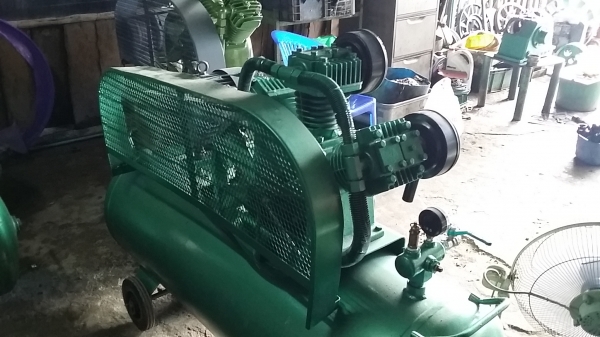 ปั้มลม ฟูเช็ง 5 แรง สวยใส