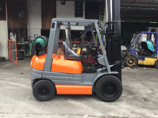 ขาย รถโฟรคลิฟท์ โตโยต้า รุ่น 6 เบนซิล 2 ตัน ขาย รถโฟรคลิฟท์ โตโยต้า รุ่น 6 เบนซิล 2 ตัน