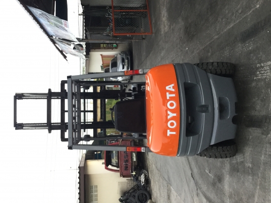 ขาย โตโยต้า รุ่น 6 ดีเซล 2.5 ตัน เสา 4 เมตร