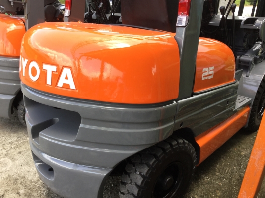 ขาย โตโยต้า รุ่น 6 ดีเซล 2.5 ตัน เสา 4 เมตร