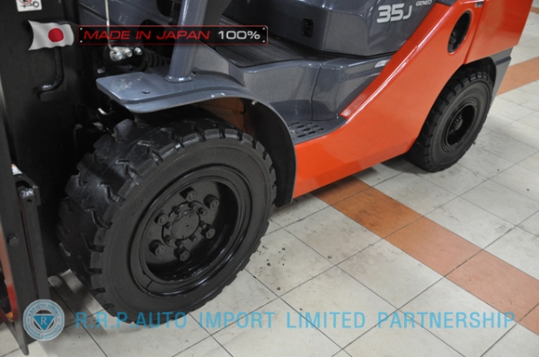 ขายรถโฟล์คลิฟท์มือสอง TOYOTA รุ่น 8FGJ35-30975 นำเข้าจากประเทศญี่ปุ่น 100\% ไม่เคยใช้งานในไทย