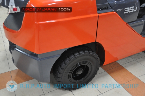 ขายรถโฟล์คลิฟท์มือสอง TOYOTA รุ่น 8FGJ35-30975 นำเข้าจากประเทศญี่ปุ่น 100\% ไม่เคยใช้งานในไทย