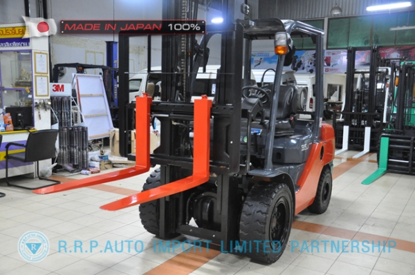 ขายรถโฟล์คลิฟท์มือสอง TOYOTA รุ่น 8FGJ35-30975 นำเข้าจากประเทศญี่ปุ่น 100\% ไม่เคยใช้งานในไทย