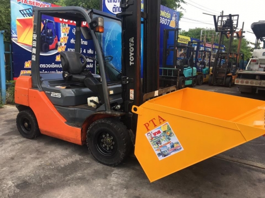 ขายรถโฟลค์ลิฟท์มือสองสำหรับตักยางพาราตักยางก้อนตักยางถ้วย