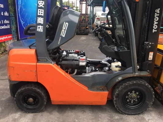 ขายรถโฟลค์ลิฟท์มือสองสำหรับตักยางพาราตักยางก้อนตักยางถ้วย