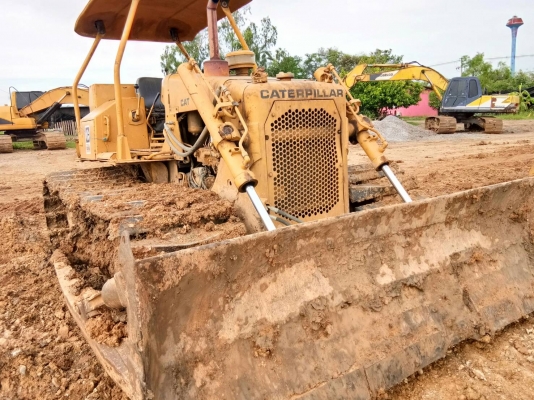 ขาย 550,000 CAT 4 E  เก่านอกแท้ 6 เดือน  ตีนเป็ด เครื่องดี เกียร์แรง ช่วงล่างสวย เอกสารอินวอยทร์ รถสวยพร้อมใช้ รถอยู่ กทม. 090-772-3710 090-772-3708