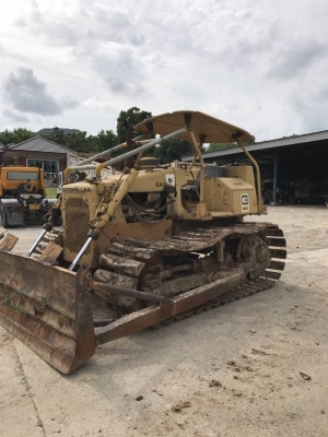 ขาย 465,000 แทรคเตอร์  CAT D4E ตีนเป็ด เครื่องดี เกียร์แรง ช่วงล่างสวย รถสวยพร้อมใช้ รถอยู่. ลพบุรี  090-772-3710 090-772-3708