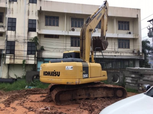 ขาย 1,250,000 บาท KOMATSU PC200-7 ทำงาน 10,643 ชม . เครื่องดี ปั้มแรง โช่หนา เอวแน่น ไฟฟ้าครบ แอร์เย็น เอกสารอินสอยท์   รถอยู่ จ.สระบุรี โทร&amp;ไอดีไลน์ 0610710295