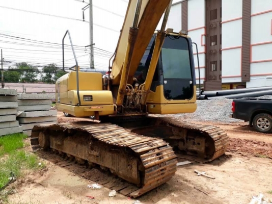 ขาย 1,250,000 บาท KOMATSU PC200-7 ทำงาน 10,643 ชม . เครื่องดี ปั้มแรง โช่หนา เอวแน่น ไฟฟ้าครบ แอร์เย็น เอกสารอินสอยท์   รถอยู่ จ.สระบุรี โทร&amp;ไอดีไลน์ 0610710295