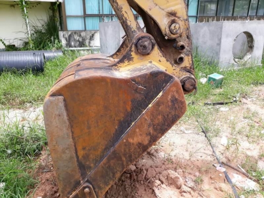 ขาย 1,250,000 บาท KOMATSU PC200-7 ทำงาน 10,643 ชม . เครื่องดี ปั้มแรง โช่หนา เอวแน่น ไฟฟ้าครบ แอร์เย็น เอกสารอินสอยท์   รถอยู่ จ.สระบุรี โทร&amp;ไอดีไลน์ 0610710295