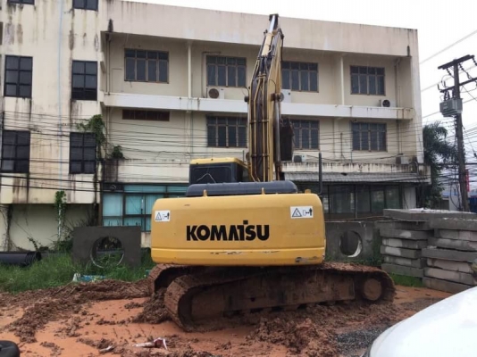 ขาย 1,250,000 บาท KOMATSU PC200-7 ทำงาน 10,643 ชม . เครื่องดี ปั้มแรง โช่หนา เอวแน่น ไฟฟ้าครบ แอร์เย็น เอกสารอินสอยท์   รถอยู่ จ.สระบุรี โทร&amp;ไอดีไลน์ 0610710295