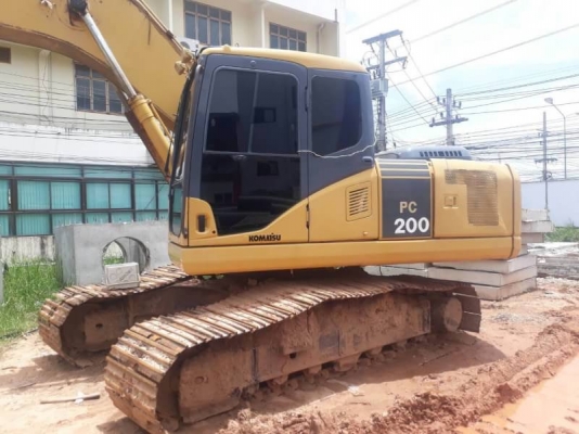 ขาย 1,250,000 บาท KOMATSU PC200-7 ทำงาน 10,643 ชม . เครื่องดี ปั้มแรง โช่หนา เอวแน่น ไฟฟ้าครบ แอร์เย็น เอกสารอินสอยท์   รถอยู่ จ.สระบุรี โทร&amp;ไอดีไลน์ 0610710295