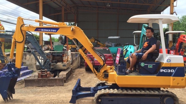 ขายรถขุดแบคโฮKOMATSU PC30รุ่น6เก่านอกแท้(ญี่ปุ่น)เอกสารแจ้งจำหน่ายหนังสือมอบอำนาจ(โอนลอยไม่เคยใช้งานในไทยคับ)