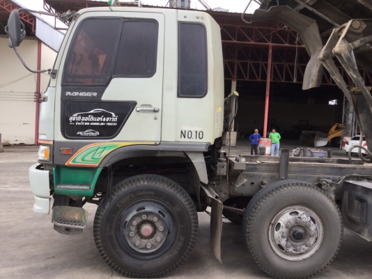 ขาย 12 ล้อ hino รุ่น F 17 ลงเล่มเรียบร้อย เดี่ยว ดั้ม คัซซีสวยทั้งเส้น เครื่อง P 11 เครื่องดี  ช่วงล่างใหญ่ ยกหัวรุ่น 3 M ลงเล่มแล้ว สนใจติดต่อ 0931454222