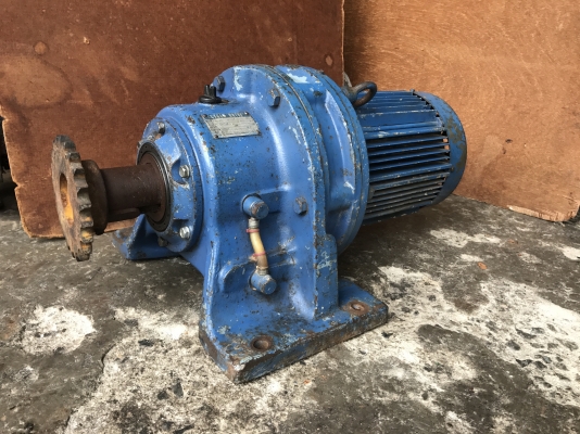 ขายมอเตอร์เกียร์ Cycro drive Sumitomo 5HP. 380V อัตราทด 1:43 Made in Japan สภาพดี หมุนนิ่ม พร้อมใช้งาน