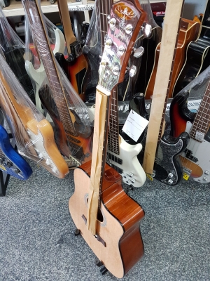 กีต้าร์โปร่งใหญ่ คอเว้า Takla รุ่น M-370c สีไม้เงา ของใหม่ งานสวย เงาหนา