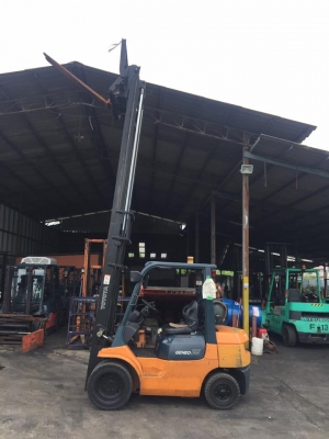 ขาย TOYOTA 7FG25  เสา 4.5 เมตร งาฮิ้ง รถมือ 2 นำเข้าจากประเทศญี่ปุ่น ไม่เคยผ่านการใช้งานในไทย 100\%