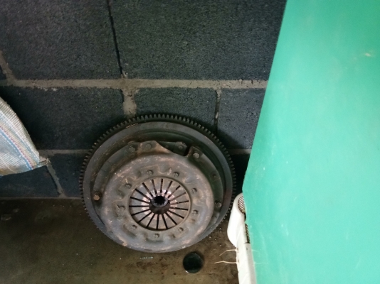 ขายเกียร์อีซูซุ 85 พร้อม จานครัส หวีครัส