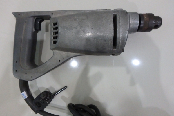 สว่านเหล็ก Makita แท้ 3 หุน รุ่น 6401 360 วัตต์ สภาพใหม่ มีจำปา สว่านเหล็ก Makita แท้ 3 หุน รุ่น 6401 360 วัตต์ สภาพใหม่ มีจำปา