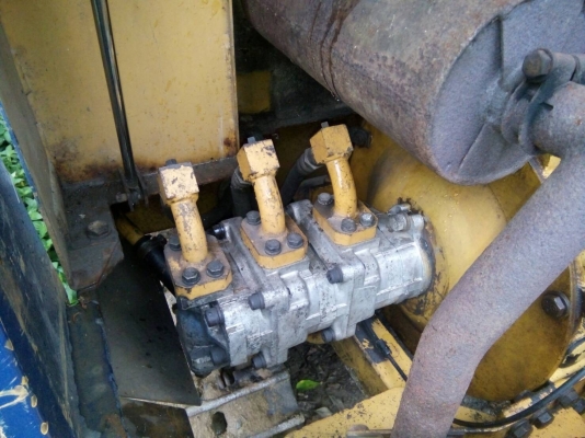 รถแบคโฮ KOMATSU PC 10. สนใจติดต่อ 081 - 9706989