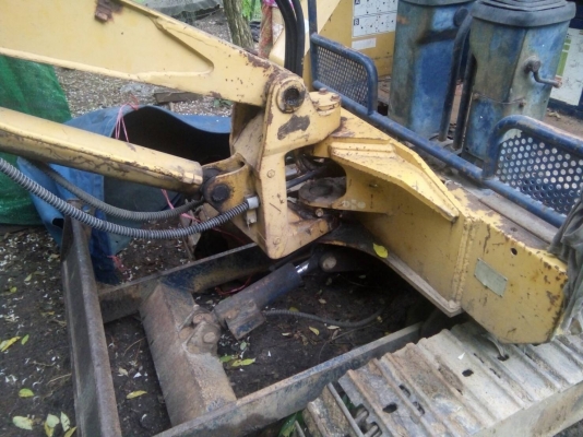 รถแบคโฮ KOMATSU PC 10. สนใจติดต่อ 081 - 9706989