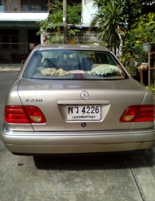 คุณลุงฝากขายเบนซ์ E230 ปี2001.โทร 0817754496