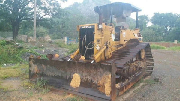 รถแทรคเตอร์ตีนตะขาบ CAT D4 H ตีนเป็ด
