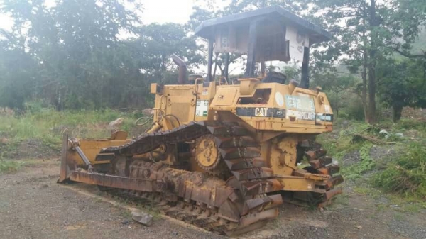 รถแทรคเตอร์ตีนตะขาบ CAT D4 H ตีนเป็ด