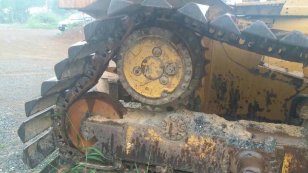 รถแทรคเตอร์ตีนตะขาบ CAT D4 H ตีนเป็ด