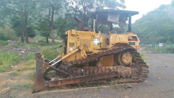 รถแทรคเตอร์ตีนตะขาบ CAT D4 H ตีนเป็ด