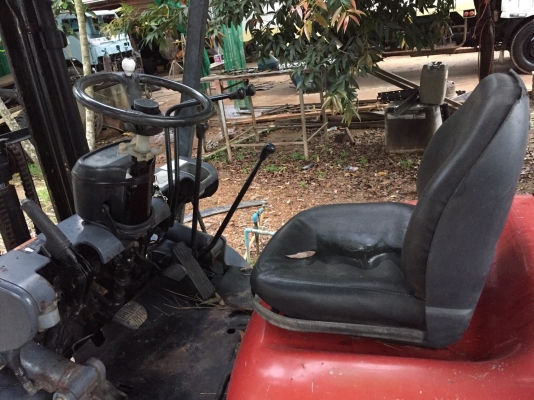 ขายด่วน!!!....โฟร์กลิฟต์ ราคา 190,000 บาท ขายด่วน!!!....โฟร์กลิฟต์ ราคา 190,000 บาท