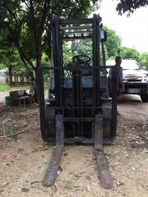 ขายด่วน!!!....โฟร์กลิฟต์ ราคา 190,000 บาท ขายด่วน!!!....โฟร์กลิฟต์ ราคา 190,000 บาท
