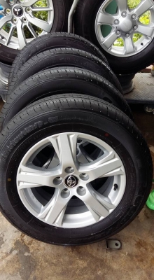 ขายล้อแม็กป้ายแดง alphard 16" ยางปี17 สนใจติดต่อร้าน ก.เจริญการยางครับ 081-3747940