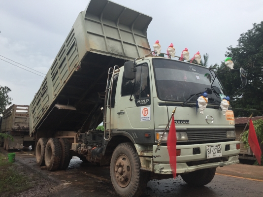 ขายรถบรรทุก ดั้มดิน  10 ล้อ 2 เพลา หรือจะใส่ หางเทเลอร์