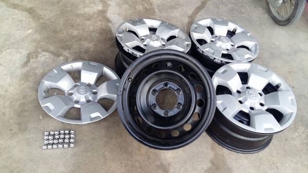 ขายล้อเหล็กป้ายแดง revo 17"&times;7.5" 6รู139.7 + ฝาครอบ + น็อตล้อ สนใจติดต่อร้าน ก.เจริญการยางครับ 081-3747940