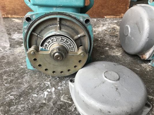 ขายมอเตอร์สั่น-เขย่า Aviteq made in EU ขนาด 1/3HP. 380V สภาพสวยหมุนนิ่ม สั่นแรง พร้อมใช้งาน มี 2ตัวครับ