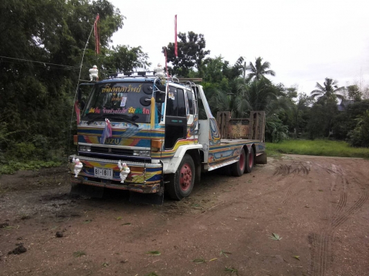 ขายสิบล้อlzuuRocky