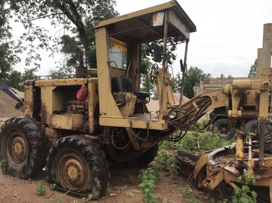 รถเกรด CAT 12G ใบมีด 14 ฟุต 420 cm (เจ้าของขายเอง)