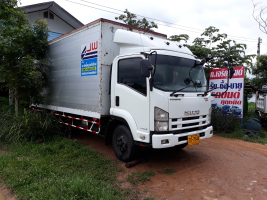 ขายครับ Isuzu FRR 190 แรงปี 56 ตู้ 3 บาน ยาว 5.5 เมตร สภาพพร้อมใช้งาน เอกสารเล่มทะเบียนพร้อมโอน ราคา
