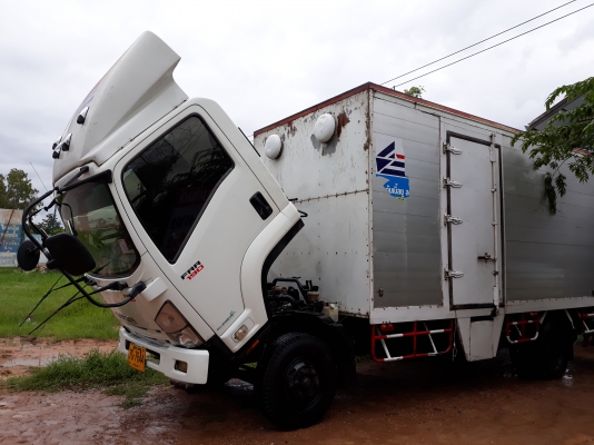 ขายครับ Isuzu FRR 190 แรงปี 56 ตู้ 3 บาน ยาว 5.5 เมตร สภาพพร้อมใช้งาน เอกสารเล่มทะเบียนพร้อมโอน ราคา ขายครับ Isuzu FRR 190 แรงปี 56 ตู้ 3 บาน ยาว 5.5 เมตร สภาพพร้อมใช้งาน เอกสารเล่มทะเบียนพร้อมโอน ราคา