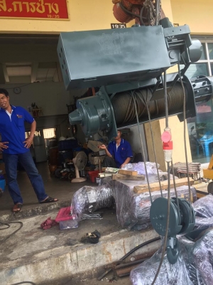 รอกสลิงไฟฟ้า ฮิตาชิ. 2.8 ตัน ยกสูง 6 เมตร 1 สปีด เก่าญี่ปุ่นแท้ ไม่เคยใช้งานในไทย อุปกรณ์ครบ   แปลงไฟเป็น 380 v 3 เฟส   พร้อมสาย 6 เมตรและสวิทช์ 6 ปุ่ม 1สปีด   บิ้วแล้วพร้อมใช้งาน พร้อมรับประกัน 1 ปี