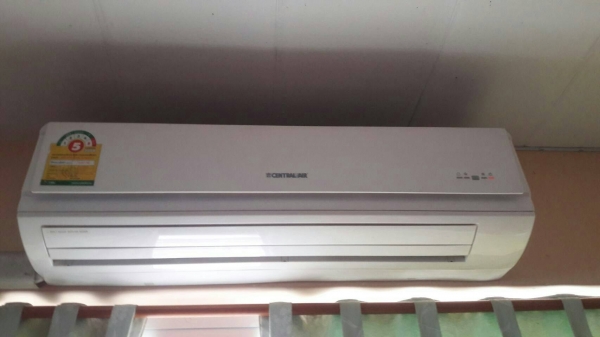 แอร์ ยี่ห้อ เซ็นทรัล 18000. BTU. สภาพใหม่