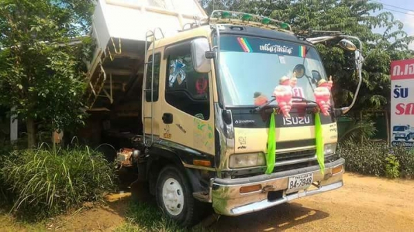 กรุณากรอกรายละเอียด... ขายครับ 6 ล้อดัมพ์ Isuzu Deca 195 เครื่อง 6HH1 สภาพพร้อมใช้งาน เอกสารเล่มทะเบ